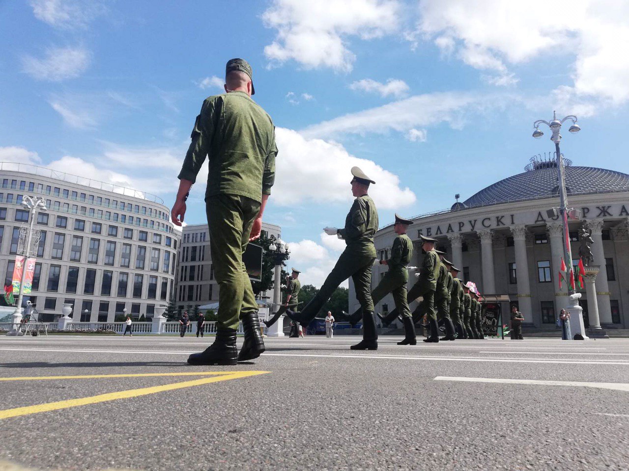 Репетиция Дня Независимости на площади Победы