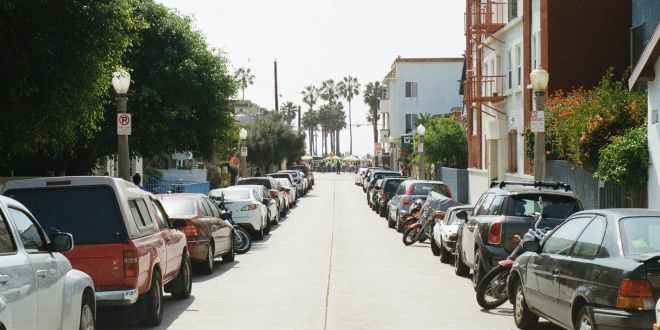 В Англии запретят парковаться на тротуарах