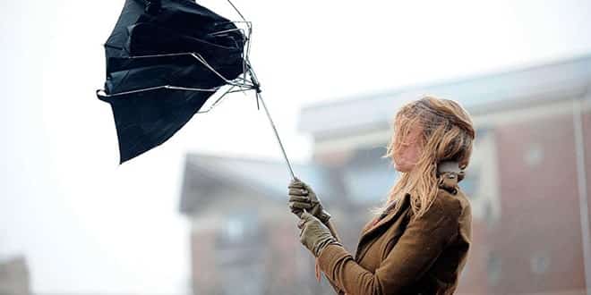 порыв ветра, зонтик, женщина