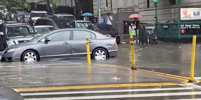 Нью-Йорк затопило из-за тропичекого урагана Эльза