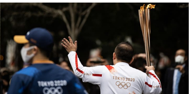 Олимпийский огонь пытались потушить из водного пистолета