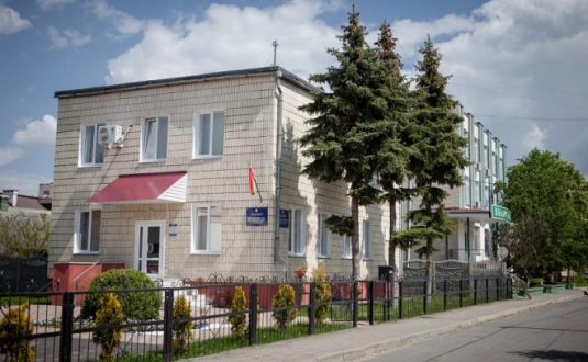 лунинец, здание