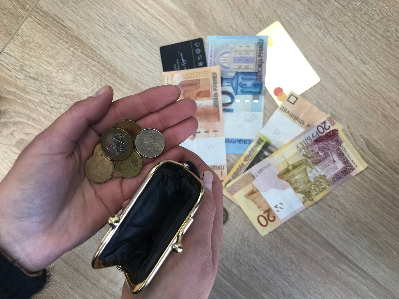 Белорусы больше получают и больше тратят: что с экономикой в 2023 году