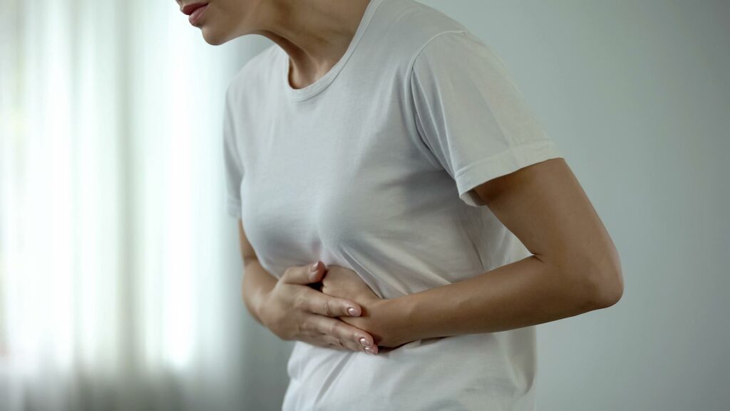 боль в животе