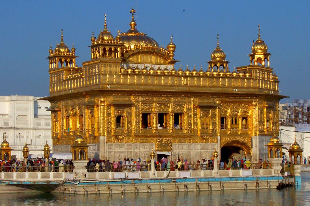 Индия: человека забили до смерти в Золотом храме сикхов