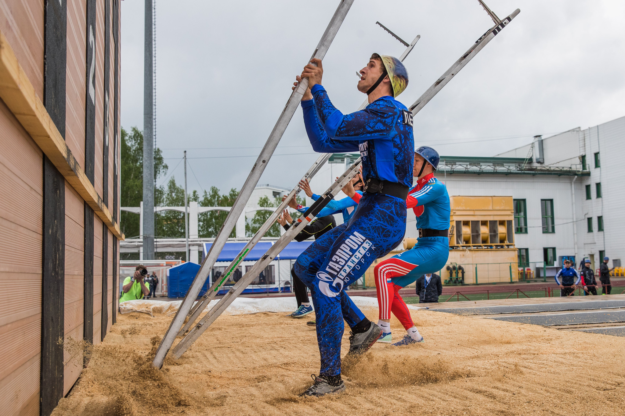 Стартовал чемпионат по пожарно-спасательному спорту