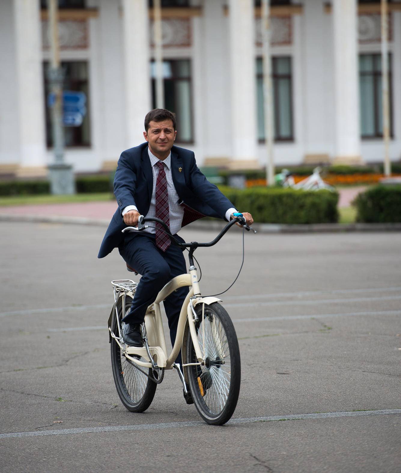 Зеленскому виза не нужна!