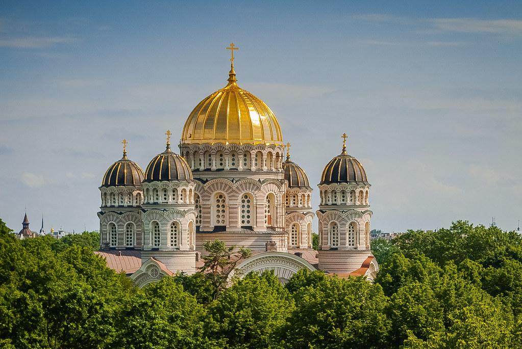 Латвия  отделяется  и духовно от России!