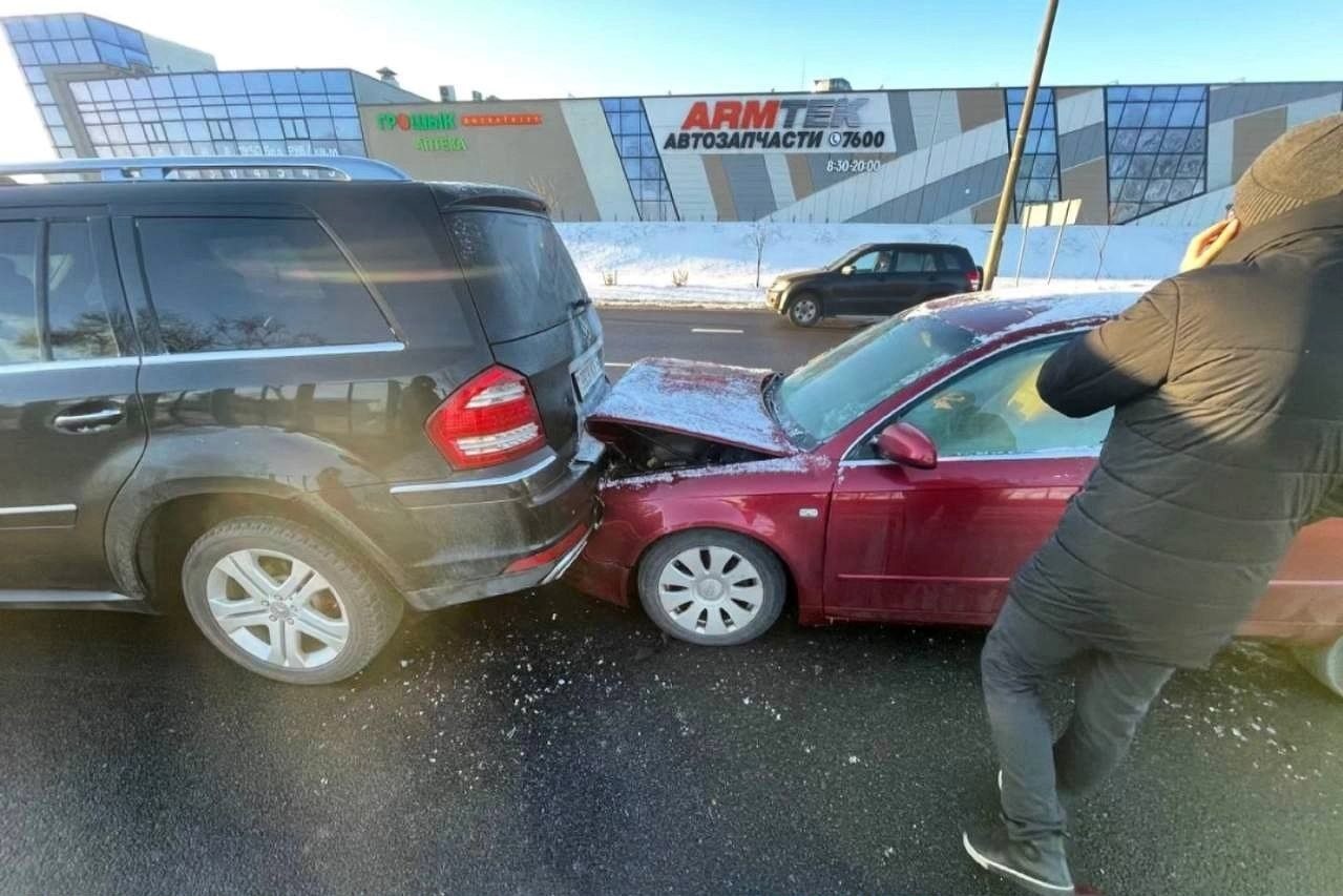 На МКАД произошло ДТП с участием пяти автомобилей