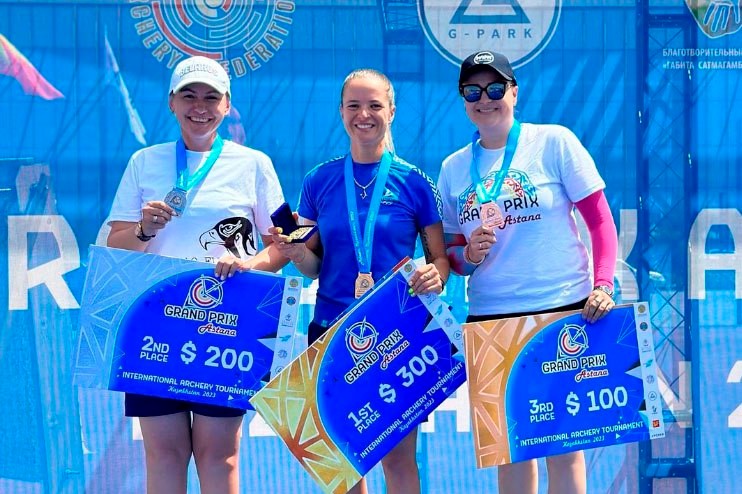 Белоруска Карина Деминская выиграла II Международный турнир по стрельбе из лука в Казахстане