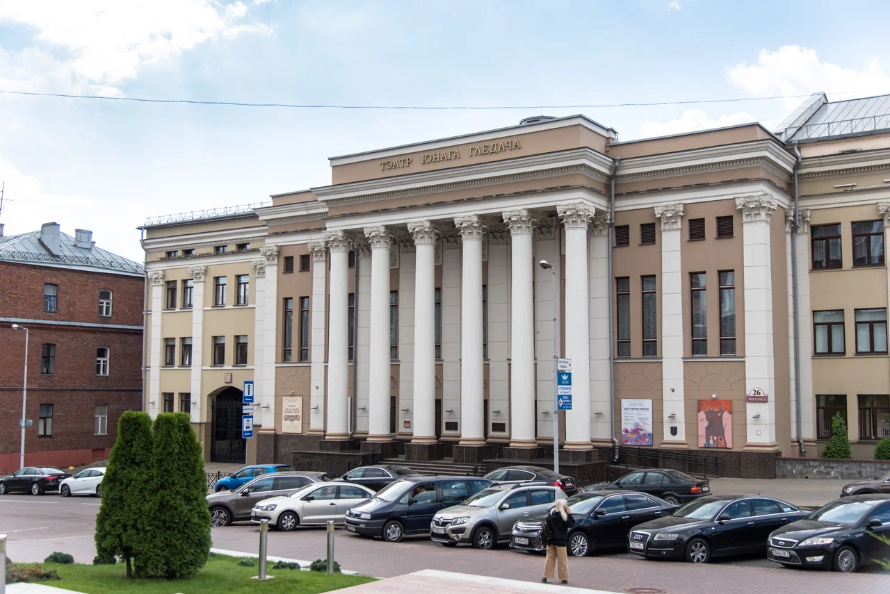 Столичный ТЮЗ покажет спектакль «Альпийская баллада» в Бобруйске