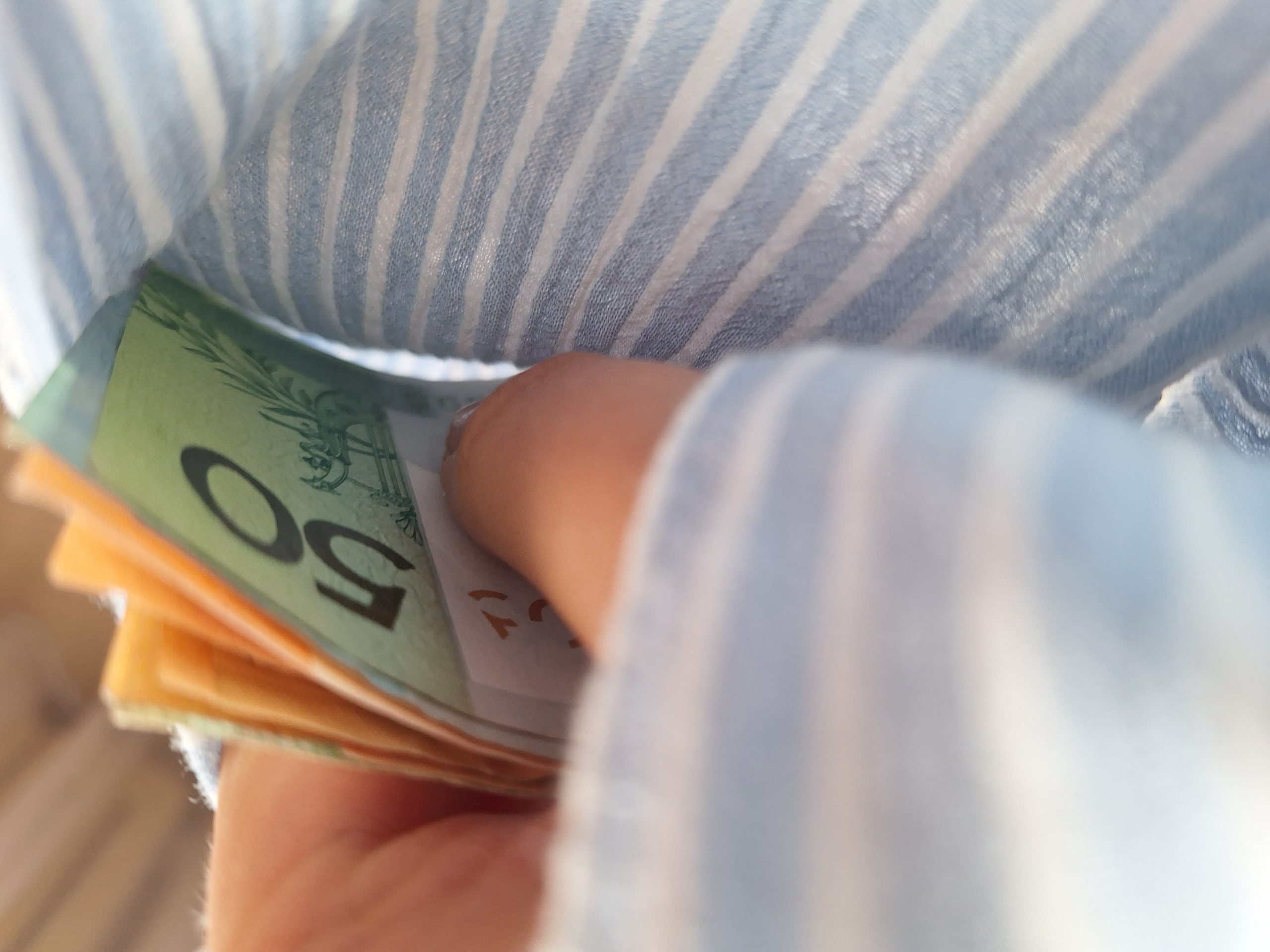 Наличных денег в обороте белорусов стало больше на 32 %