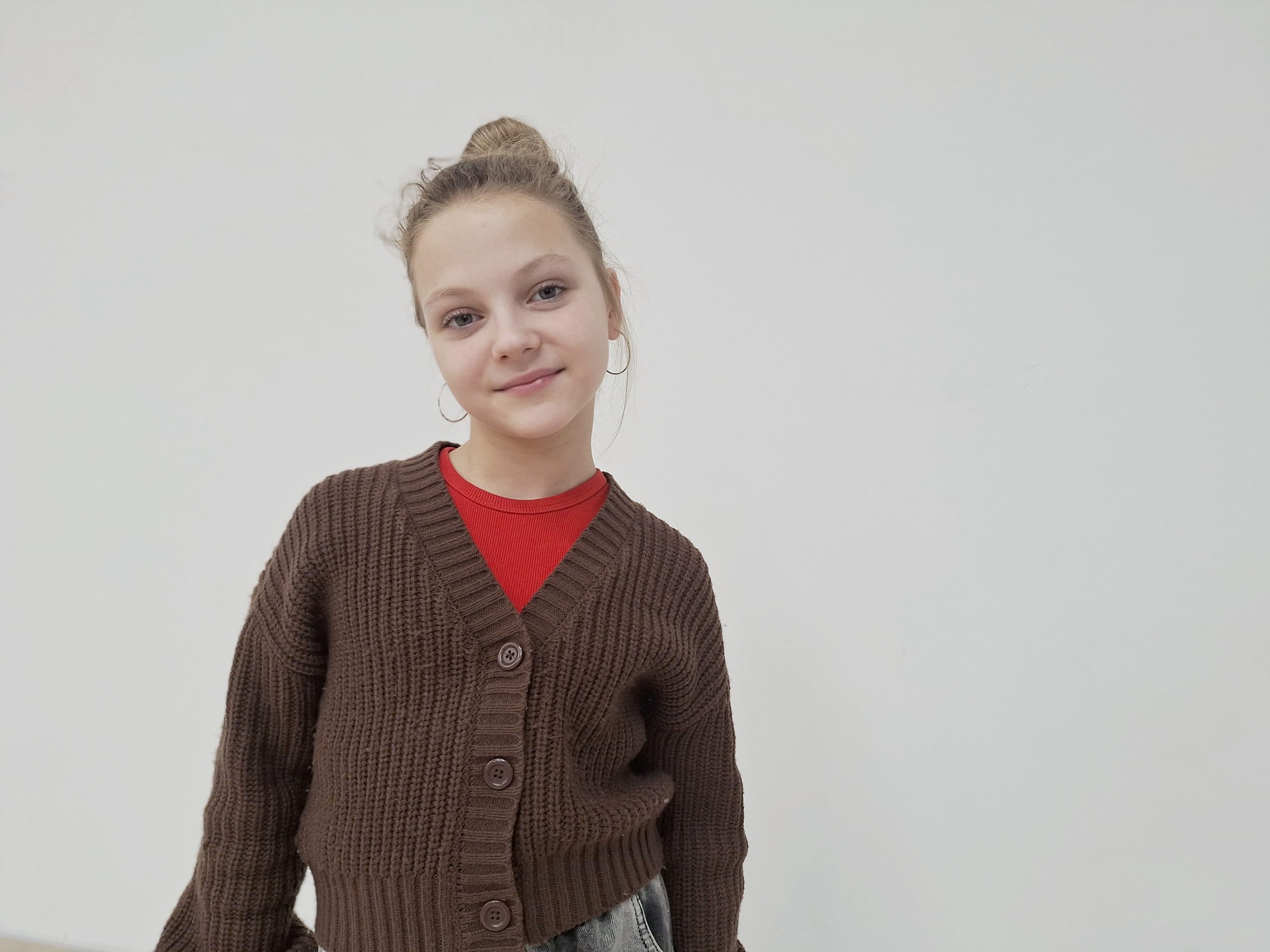 Юная артистка Амалия Сухан — о гран-при, вокале, гитаре и любимых исполнителях