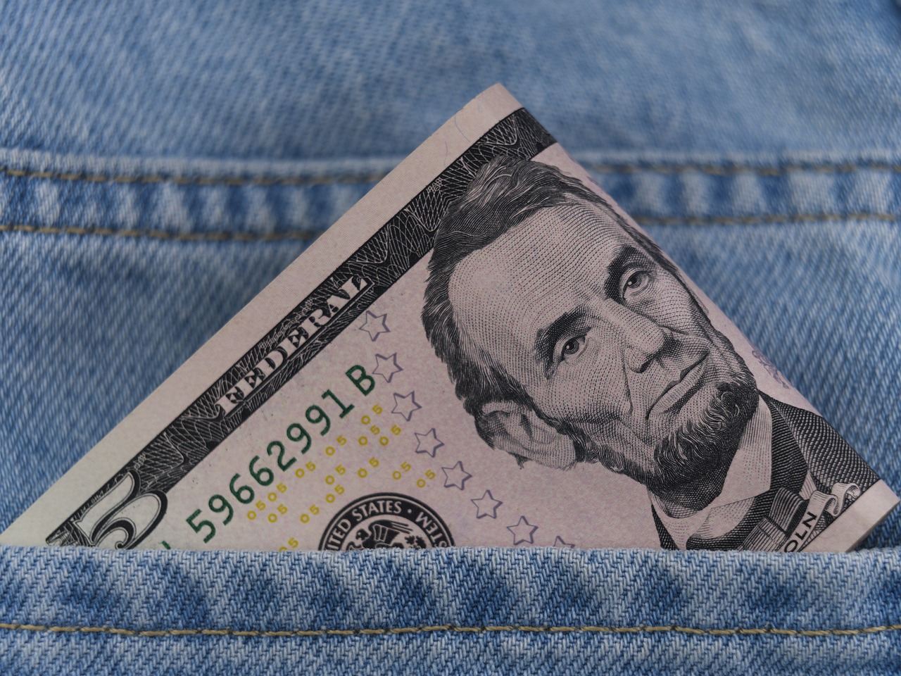 Названы товары и услуги, которые подорожали в Беларуси сильнее всего