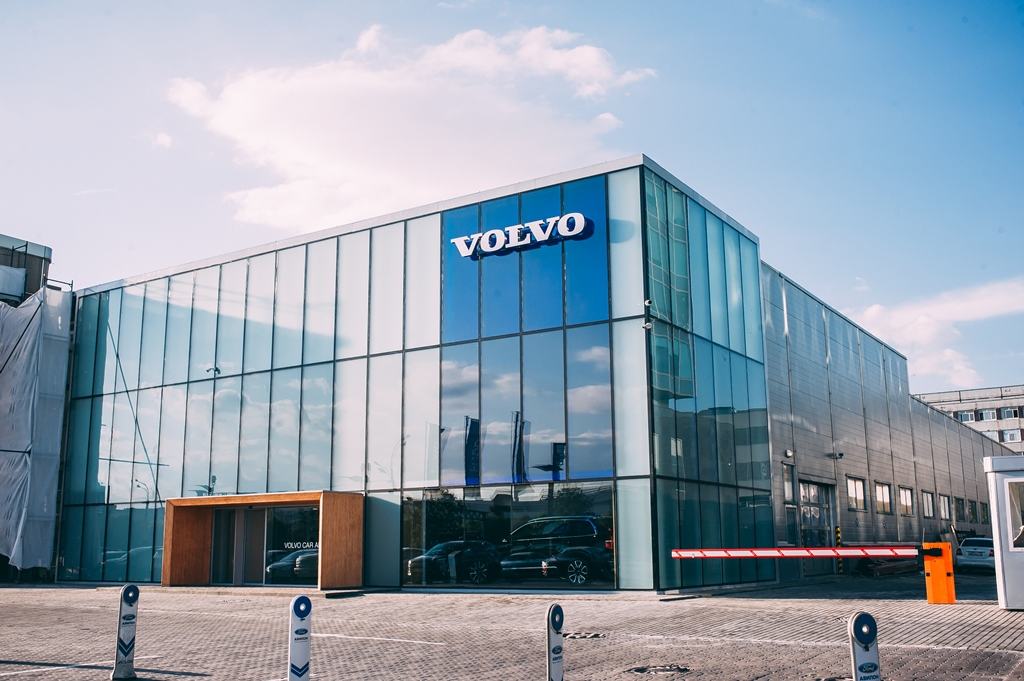 Volvo назвала срок полного перехода на электромобили