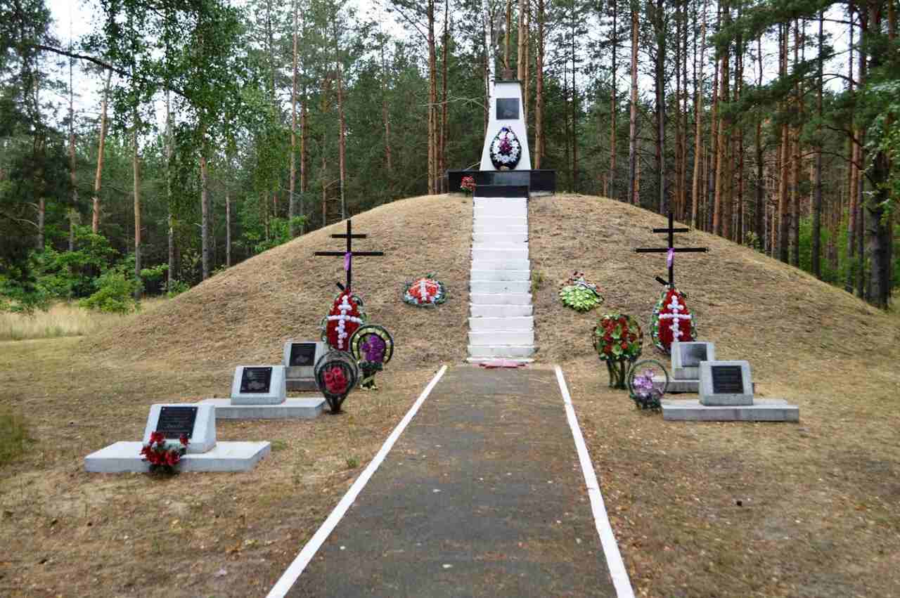 Рядом с Украиной перезахоронят солдат   