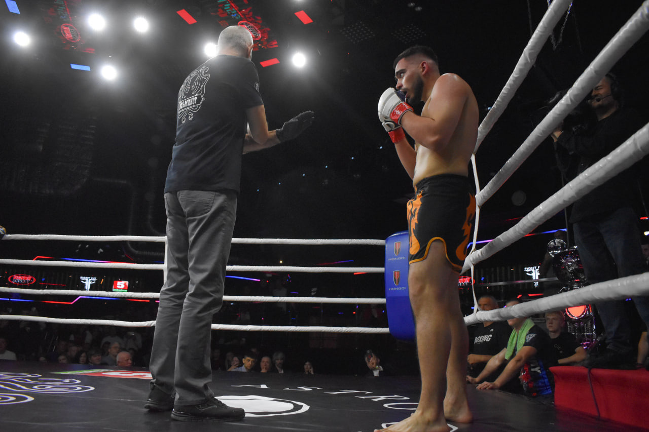 Спорт бои соревнования бокс таиландский бокс кикбоксинг ММА