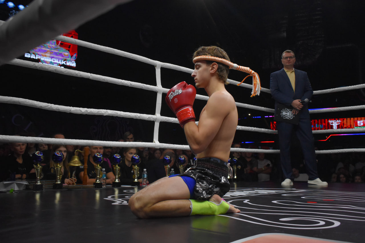 Спорт бои соревнования бокс таиландский бокс кикбоксинг ММА