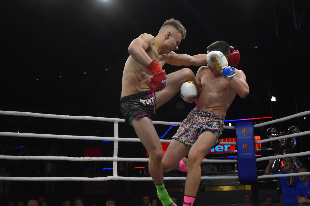 Спорт бои соревнования бокс таиландский бокс кикбоксинг ММА