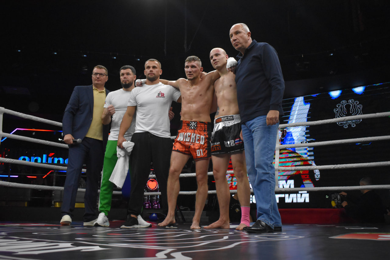 Спорт бои соревнования бокс таиландский бокс кикбоксинг ММА