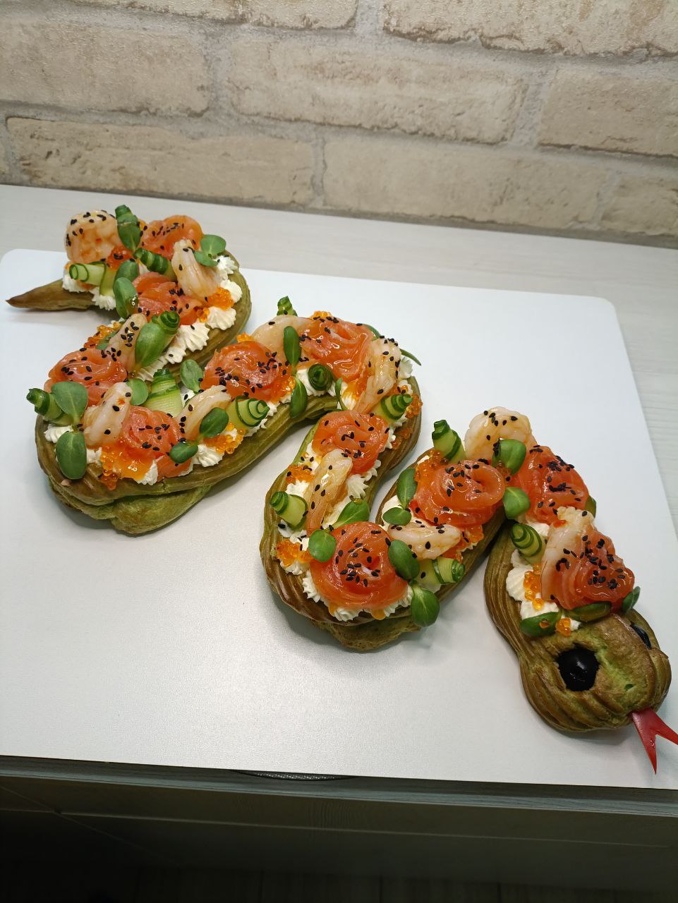 блюдо ив форме змеи