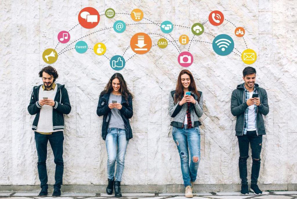 Смартфон для жизни: все плюсы жизни онлайн