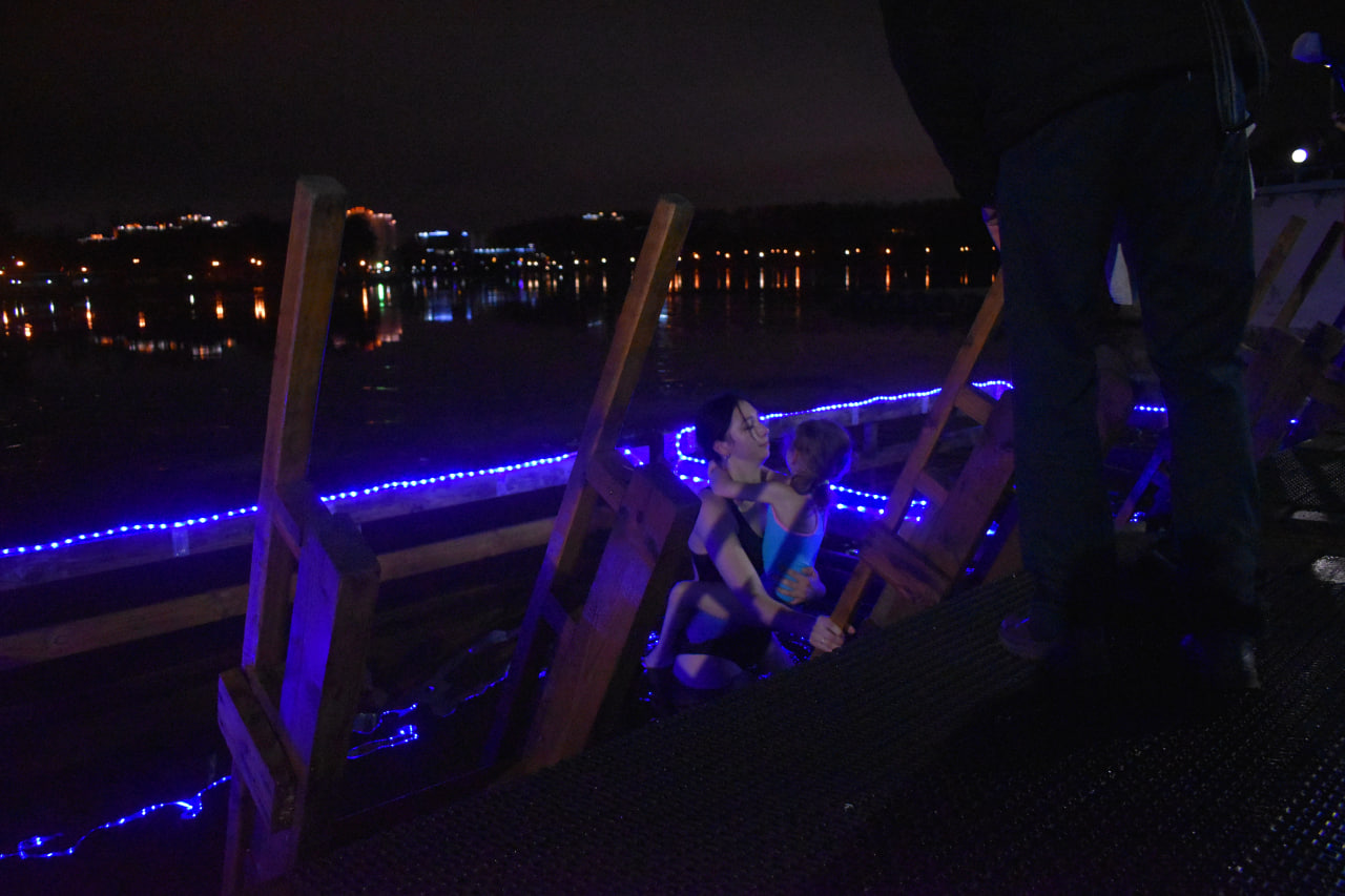 Как прошло Крещение на Комсомольском озере (10)