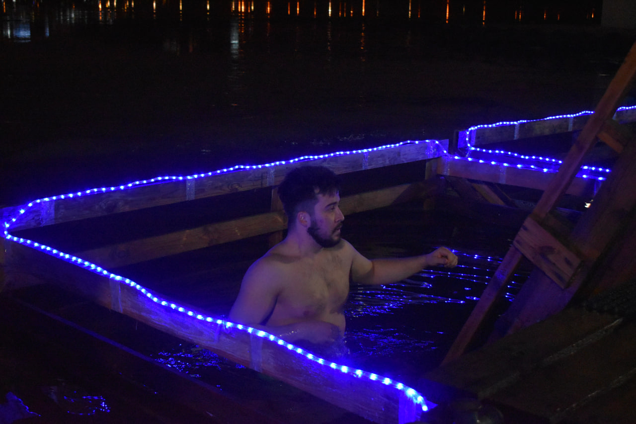 Как прошло Крещение на Комсомольском озере (13)