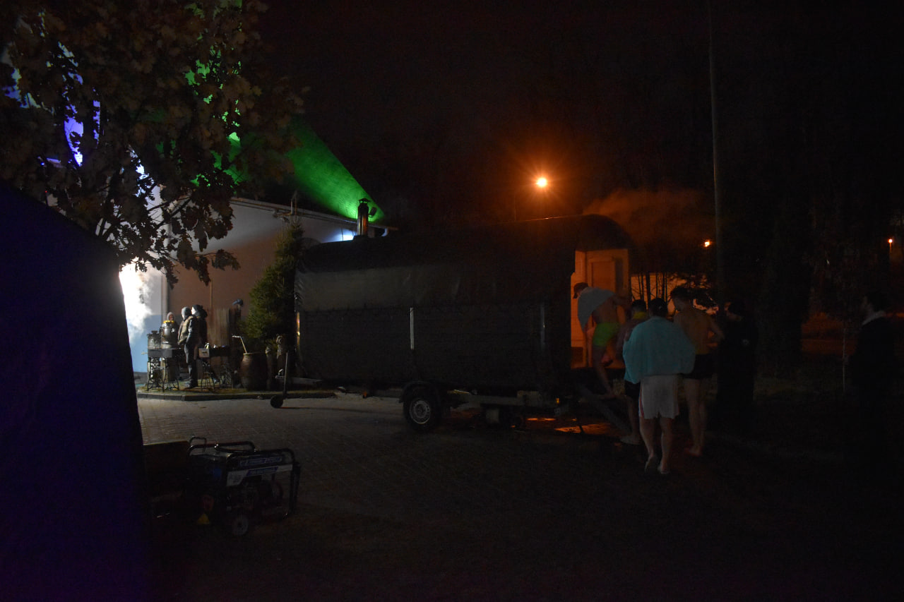 Как прошло Крещение на Комсомольском озере (14)