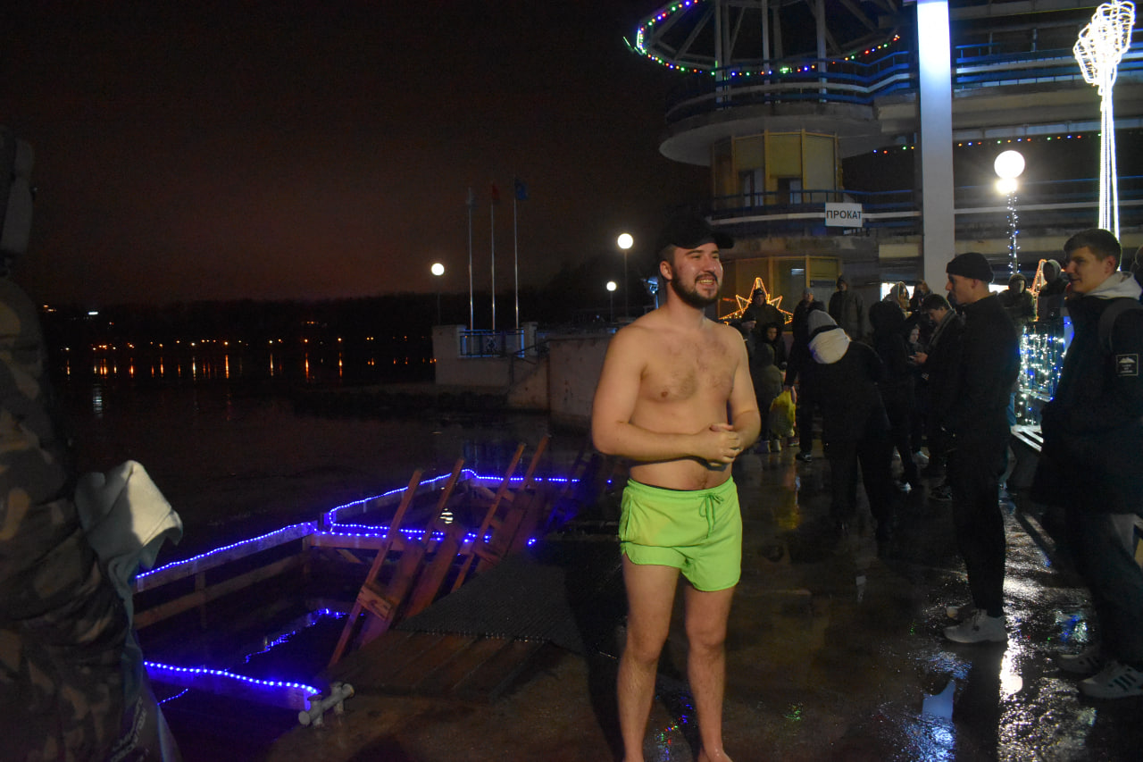 Как прошло Крещение на Комсомольском озере (19)