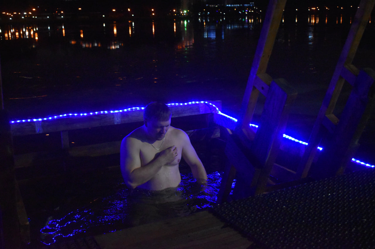 Как прошло Крещение на Комсомольском озере (4)