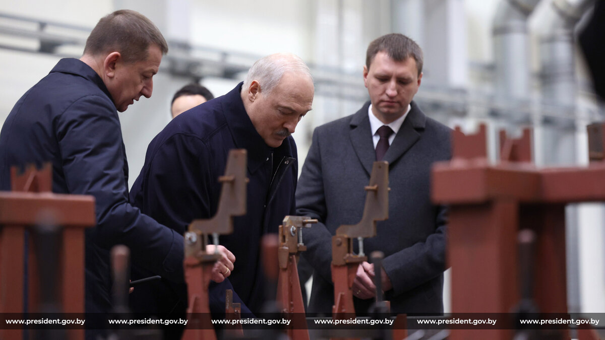 Лукашенко на МАЗе