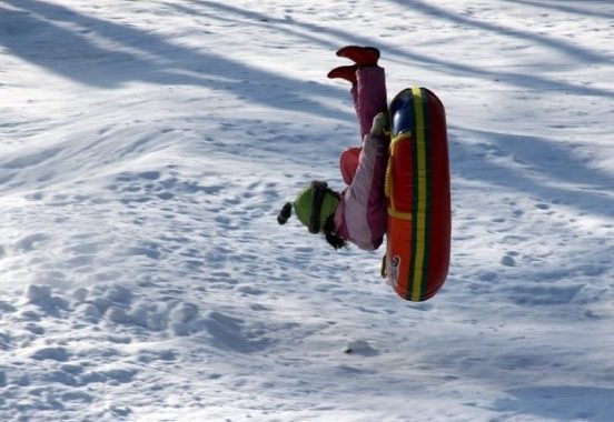 травмы на тюбинге