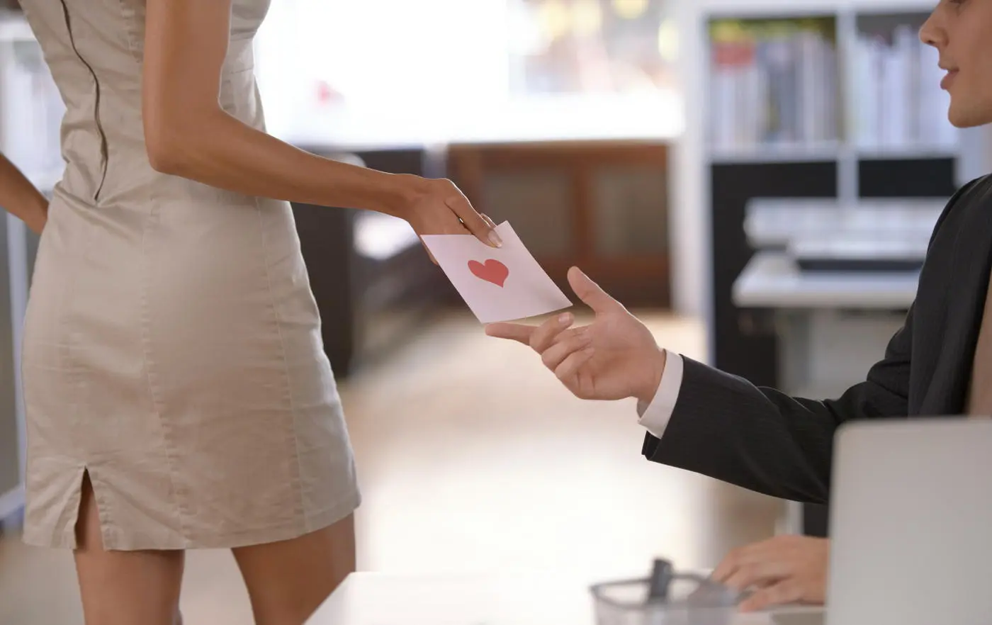 служебный роман на работе