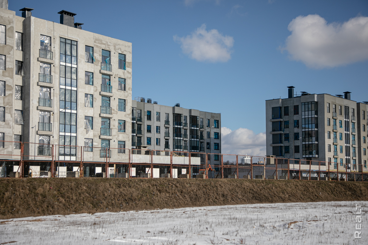 Возле "Ждановичей" растет элитный квартал: что построили и какие квартиры остались в продаже