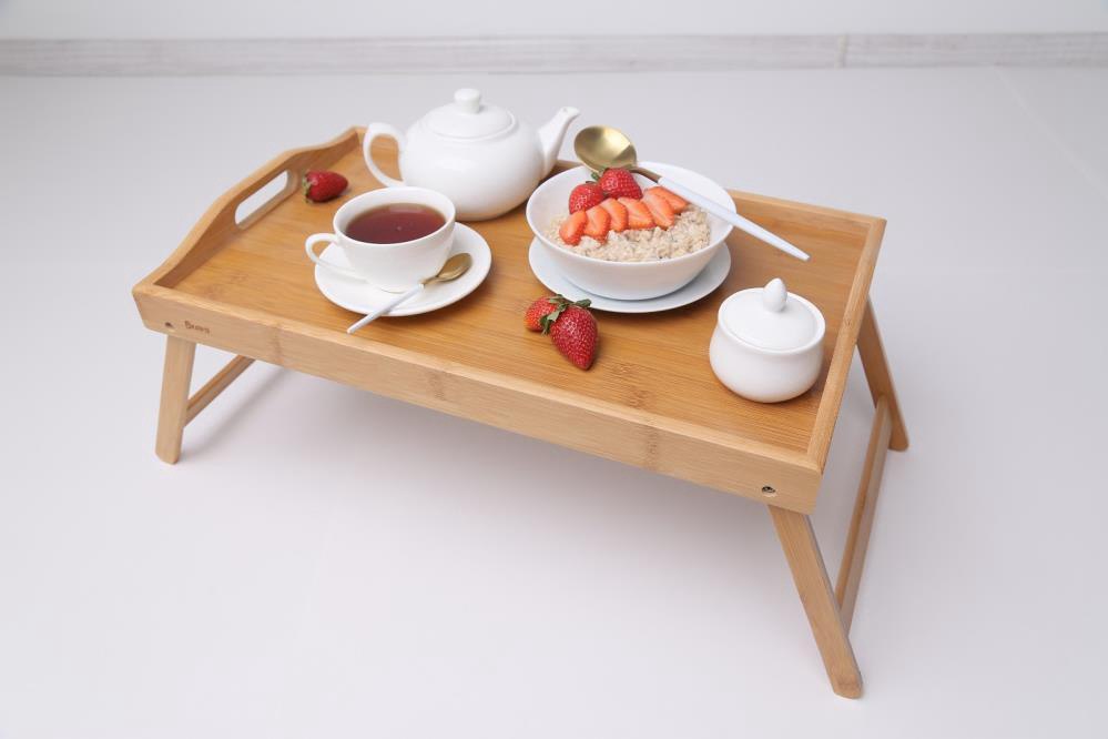 Складной деревянный столик