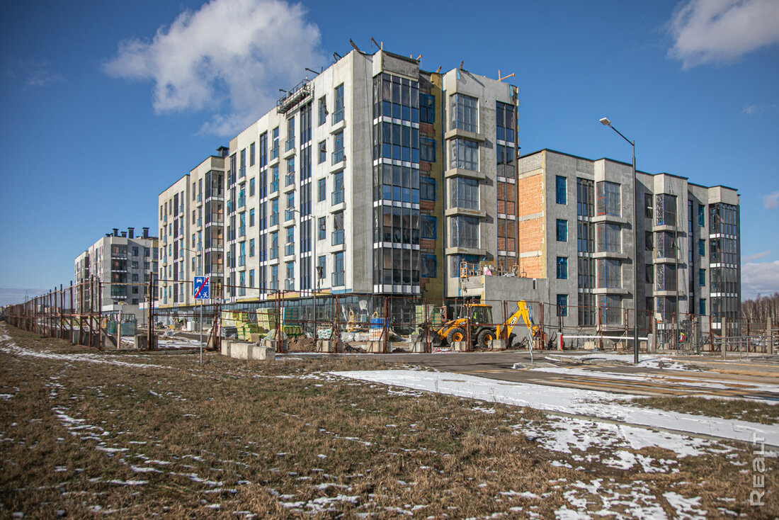 Возле "Ждановичей" растет элитный квартал: что построили и какие квартиры остались в продаже