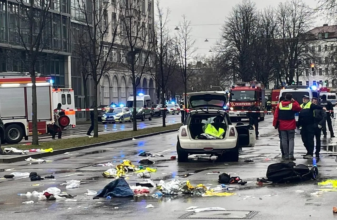 В Мюнхене автомобиль въехал в толпу людей
