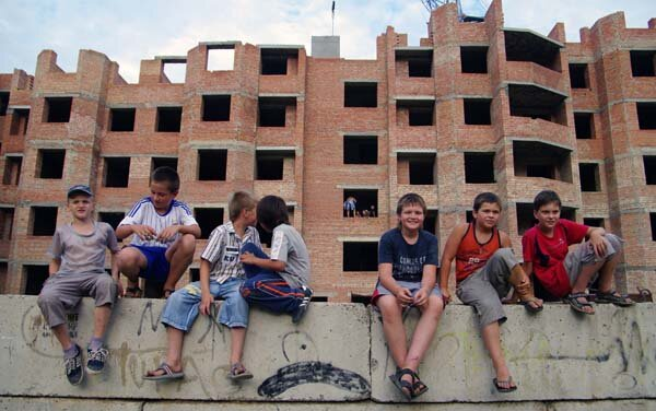 стройка дети