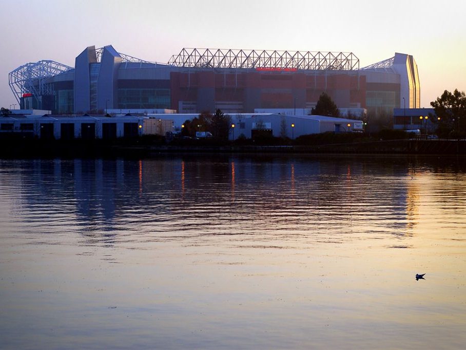 Олд Траффорд, вид с реки