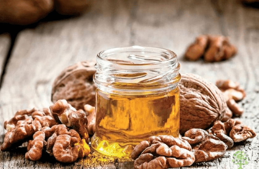 Мед и орехи