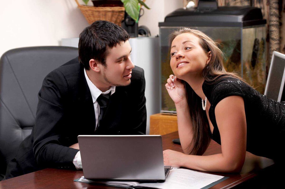 служебный роман на работе