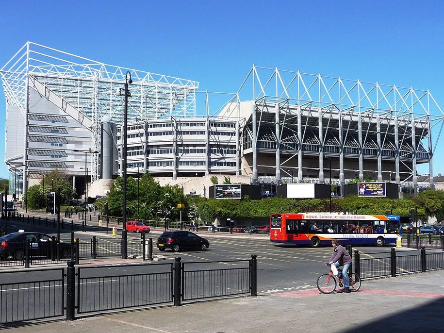 Сент-Джеймс Парк, снаружи