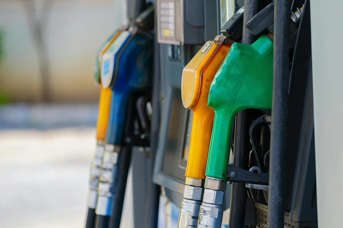 Расчет количества бензина на среднюю зарплату