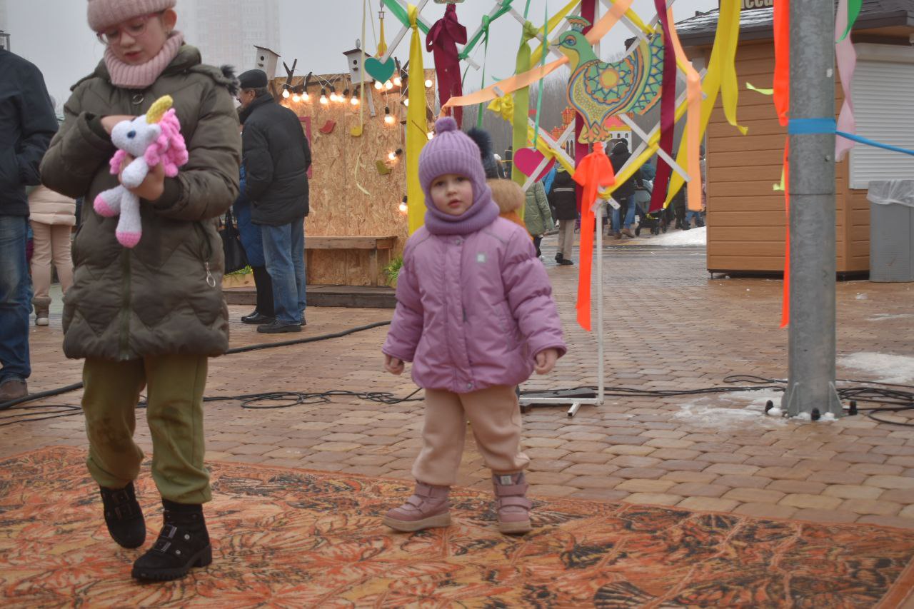 Масленица в Каменной Горке весело и с танцами (10)