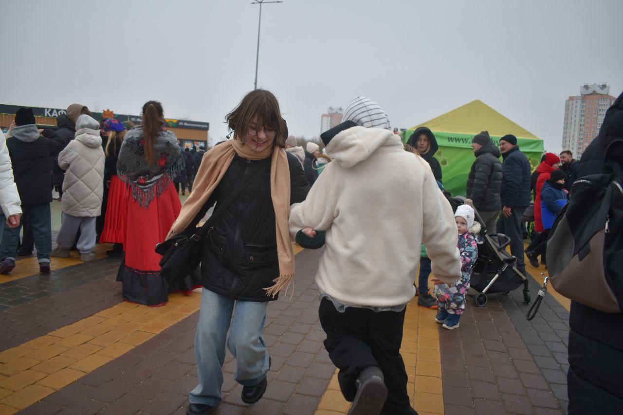 Масленица в Каменной Горке весело и с танцами (11)