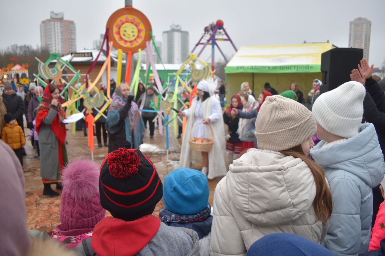 Масленица в Каменной Горке весело и с танцами (12)