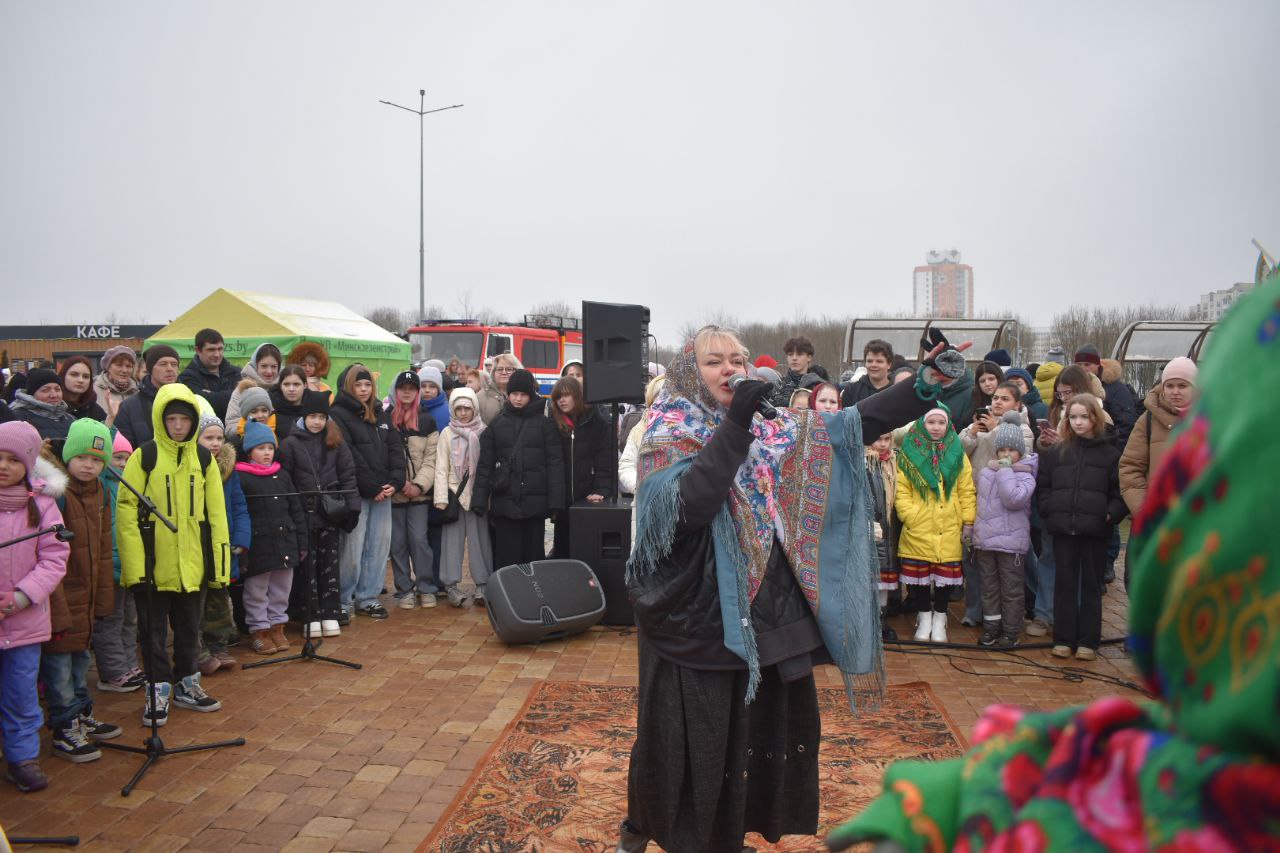 Масленица в Каменной Горке весело и с танцами (13)