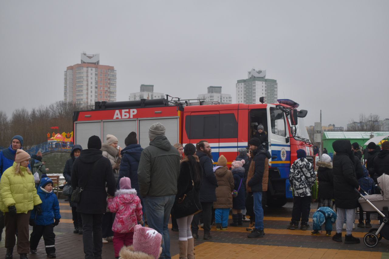 Масленица в Каменной Горке весело и с танцами (2)