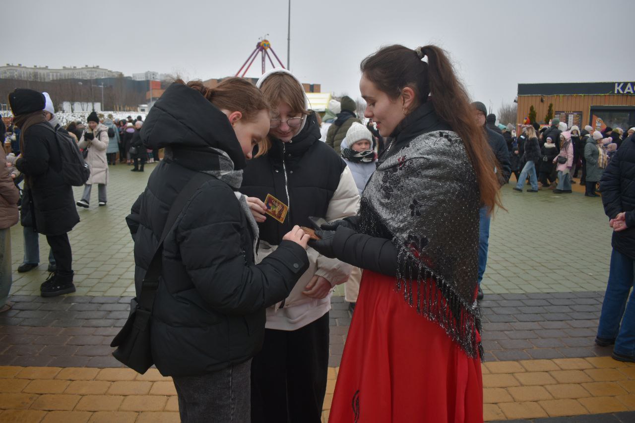 Масленица в Каменной Горке весело и с танцами (26)
